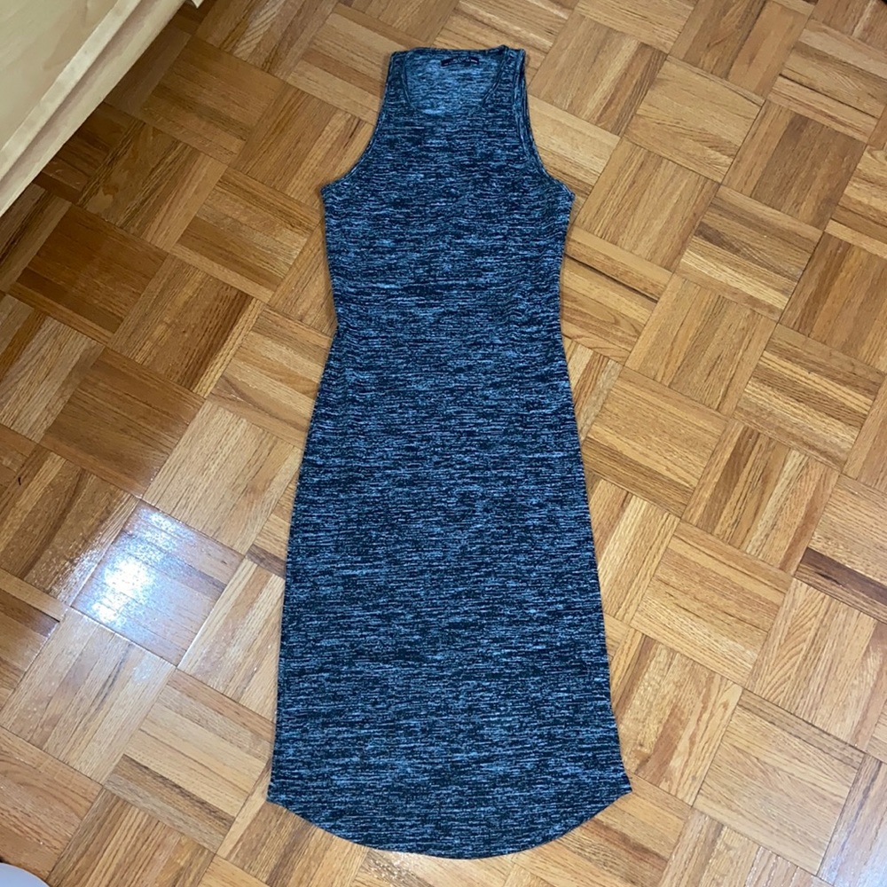Bodycon sleeveless dress